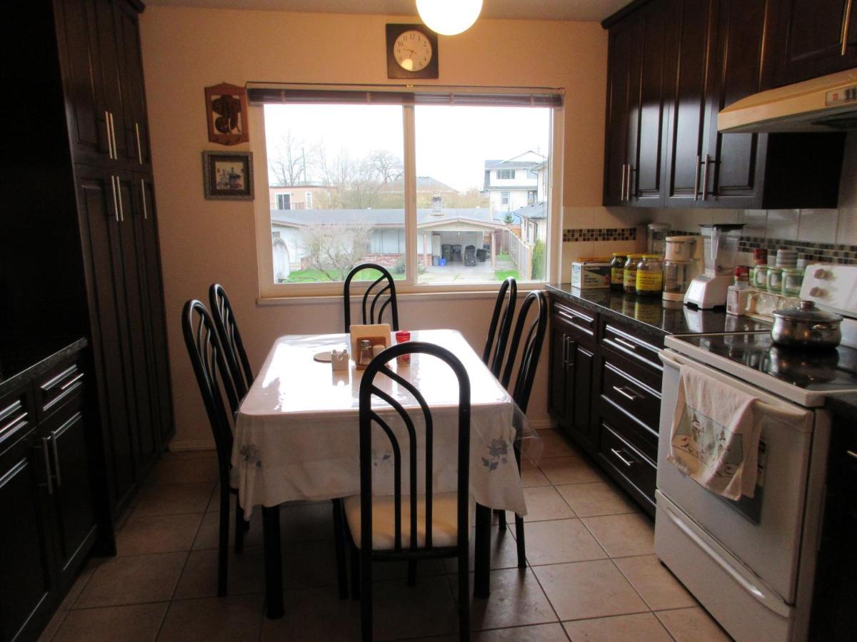 Quite House Near The Vancouver Airport Richmond Bagian luar foto