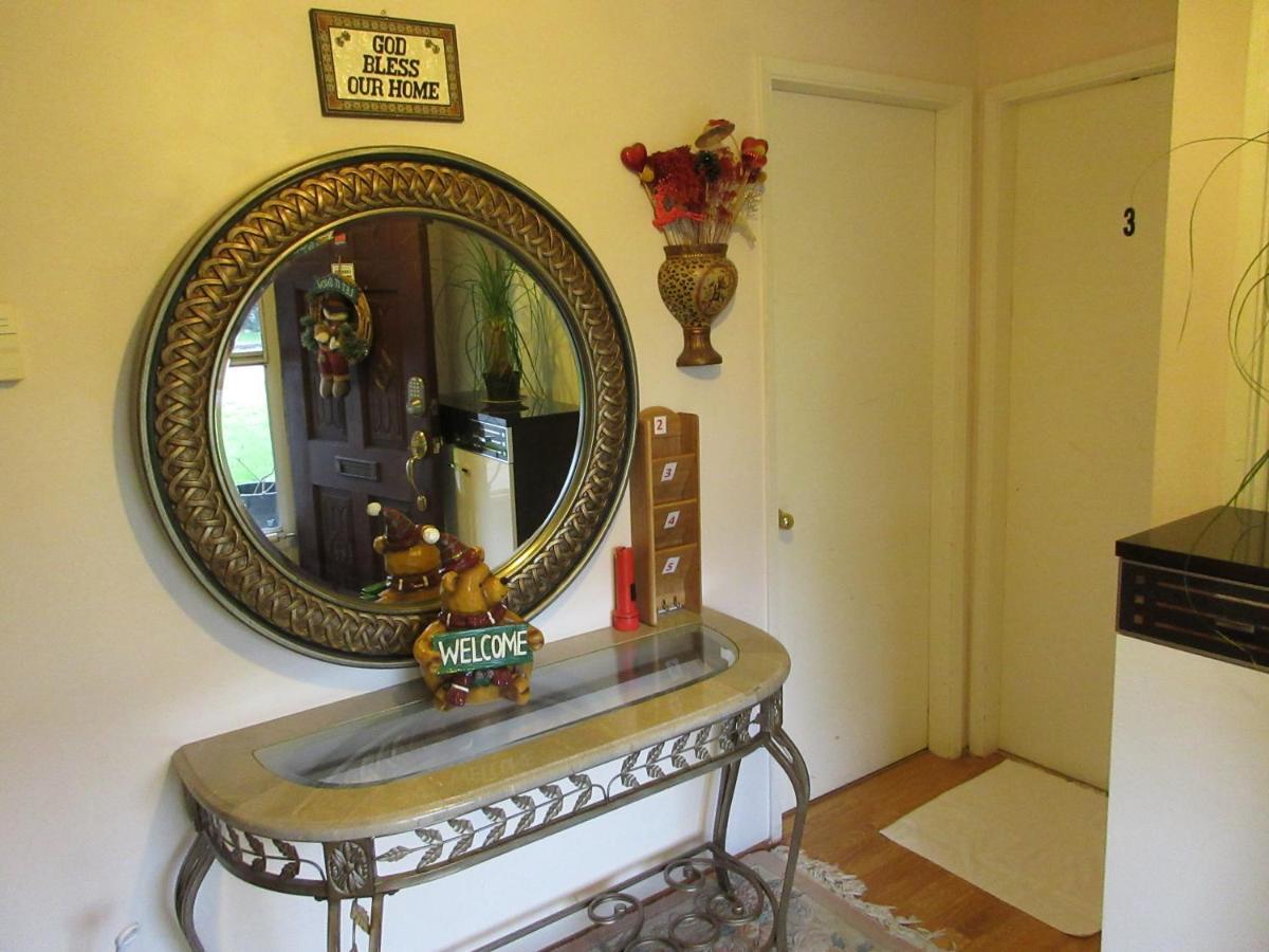 Quite House Near The Vancouver Airport Richmond Bagian luar foto